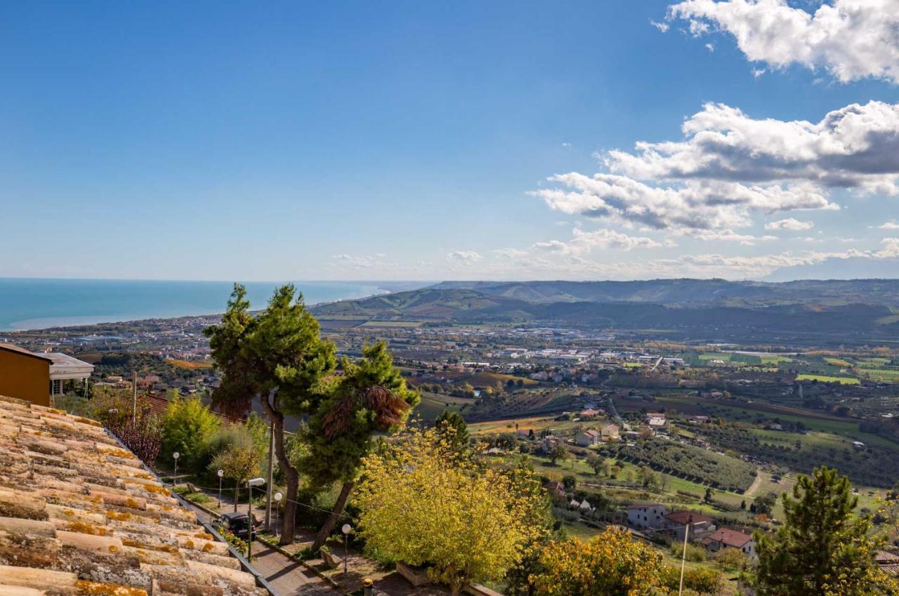 Отель Montepagano 1137 Экстерьер фото